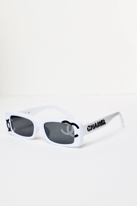 نظارة - CHANEL / أبيض ( شامل علبة وكيس )